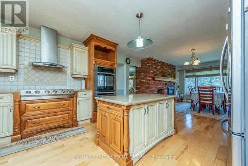 7340 Guelph Line, Milton, ON - Indoor Photo Showing Kitchen