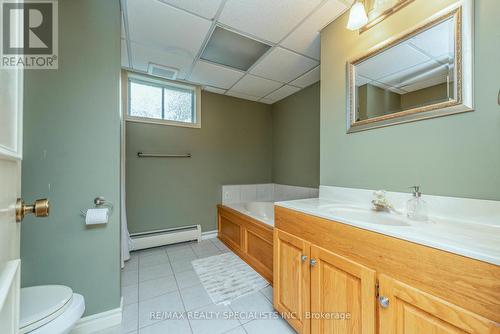 7340 Guelph Line, Milton, ON - Indoor Photo Showing Bathroom