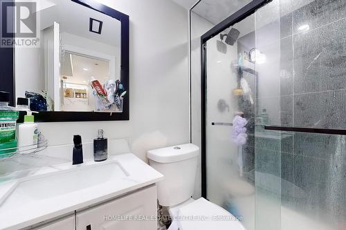 154 Avondale Boulevard, Brampton, ON - Indoor Photo Showing Bathroom