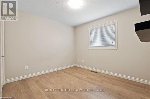 7467 Monastery Drive, Niagara Falls, ON - Indoor Photo Showing Other Room