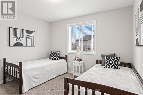 1931 Wateroak Drive, London, ON - Indoor Photo Showing Bedroom