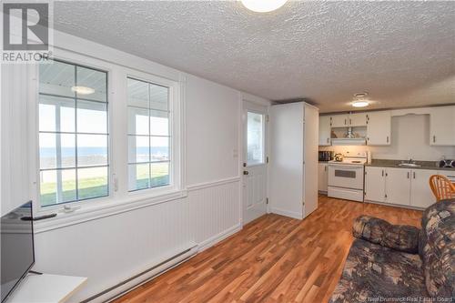 40 Portuaire Avenue, Grande-Anse, NB - Indoor Photo Showing Kitchen