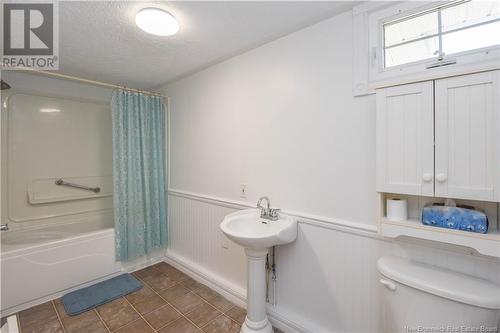 40 Portuaire Avenue, Grande-Anse, NB - Indoor Photo Showing Bathroom