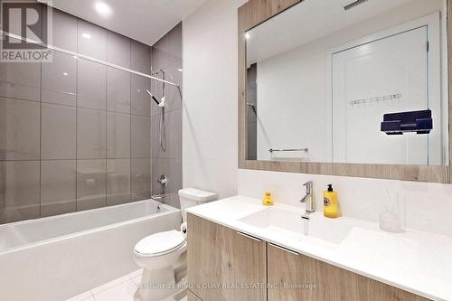 1538 - 25 Adra Grado Way, Toronto, ON - Indoor Photo Showing Bathroom