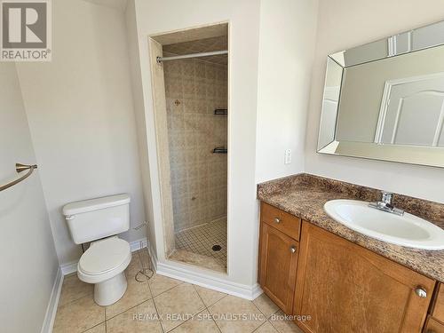 3369 Fountain Park Avenue, Mississauga, ON - Indoor Photo Showing Bathroom