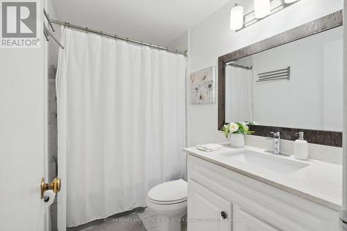 20 Scarfair Pathway, Toronto, ON - Indoor Photo Showing Bathroom