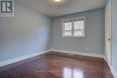 10 Thistledown Crescent, Whitby, ON - Indoor Photo Showing Other Room