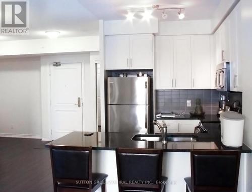 1404 - 9255 Jane Street, Vaughan, ON - Indoor Photo Showing Kitchen With Double Sink