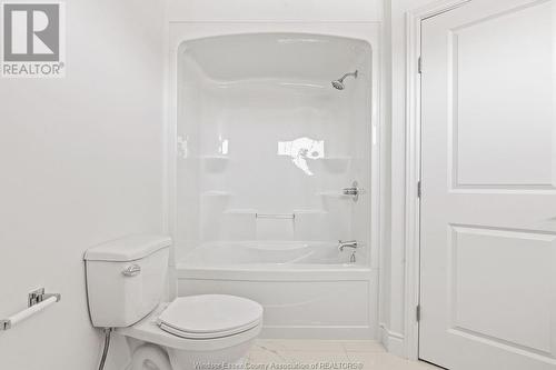 55 Callams Bay Crescent, Amherstburg, ON - Indoor Photo Showing Bathroom