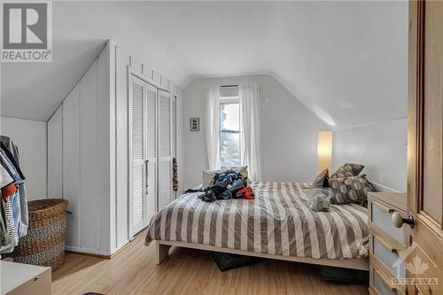 11 Melrose Avenue, Ottawa, ON - Indoor Photo Showing Bedroom