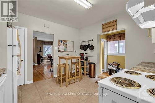 11 Melrose Avenue, Ottawa, ON - Indoor Photo Showing Kitchen