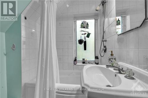 11 Melrose Avenue, Ottawa, ON - Indoor Photo Showing Bathroom