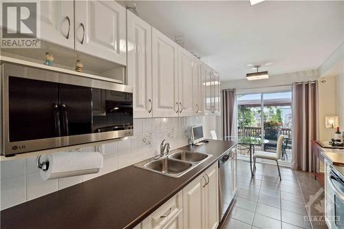 136 Marrissa Avenue, Ottawa, ON - Indoor Photo Showing Kitchen With Double Sink