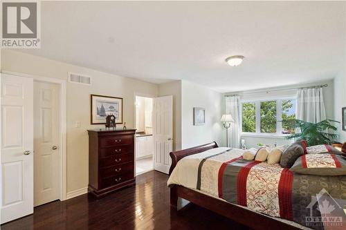 136 Marrissa Avenue, Ottawa, ON - Indoor Photo Showing Bedroom