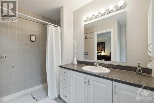 136 Marrissa Avenue, Ottawa, ON - Indoor Photo Showing Bathroom