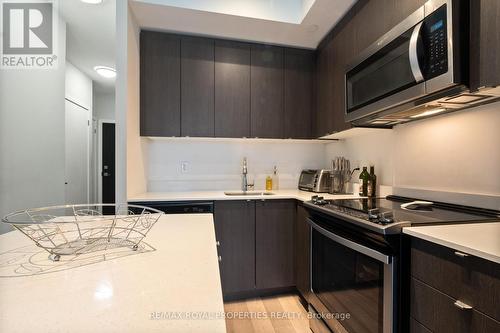 B201 - 5240 Dundas Street W, Burlington, ON - Indoor Photo Showing Kitchen