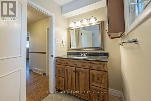 369 Valleyview Avenue, London, ON - Indoor Photo Showing Bathroom