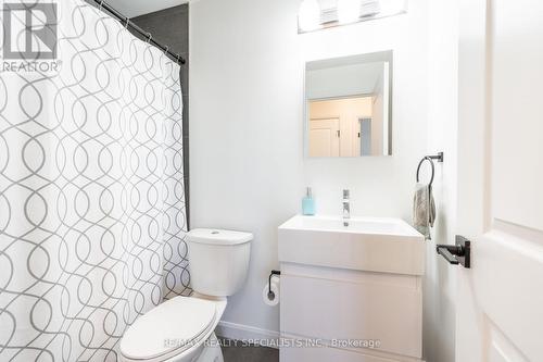 209 - 7 Erie Avenue, Brantford, ON - Indoor Photo Showing Bathroom