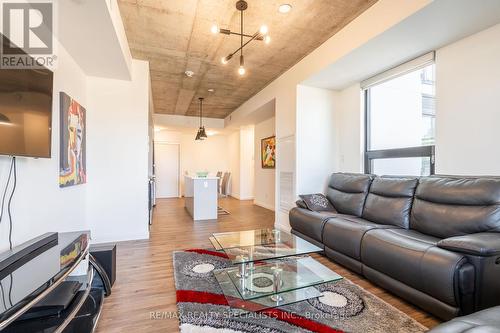 209 - 7 Erie Avenue, Brantford, ON - Indoor Photo Showing Living Room