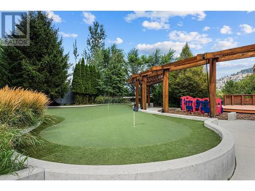 1075 Sunset Drive Unit# 505, Kelowna, BC - Outdoor With Backyard