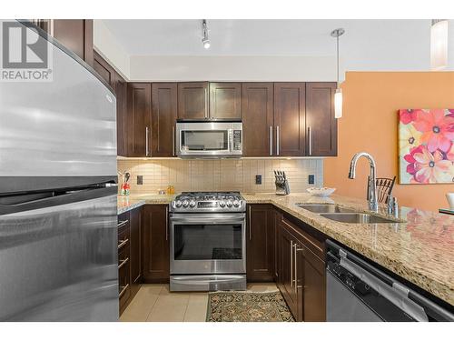 1075 Sunset Drive Unit# 505, Kelowna, BC - Indoor Photo Showing Kitchen With Stainless Steel Kitchen With Double Sink With Upgraded Kitchen