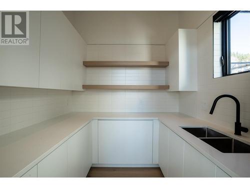 1550 Viognier Drive, West Kelowna, BC - Indoor Photo Showing Kitchen With Double Sink