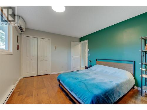 2645 Ethel Street, Kelowna, BC - Indoor Photo Showing Bedroom