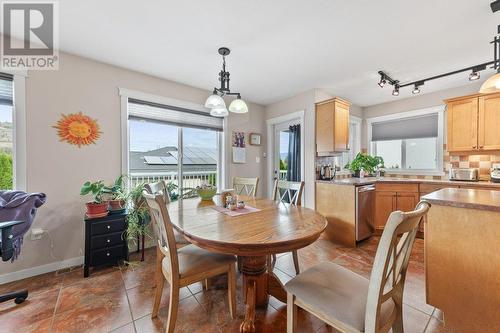 6948 Mountainview Drive, Oliver, BC - Indoor Photo Showing Dining Room