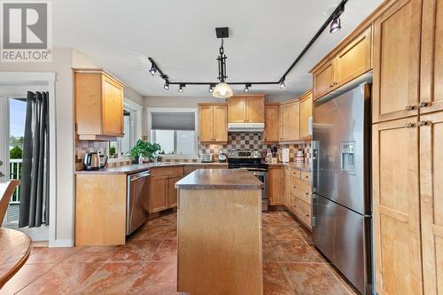 6948 Mountainview Drive, Oliver, BC - Indoor Photo Showing Kitchen