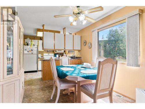 415 Commonwealth Road Unit# 3421, Kelowna, BC - Indoor Photo Showing Dining Room