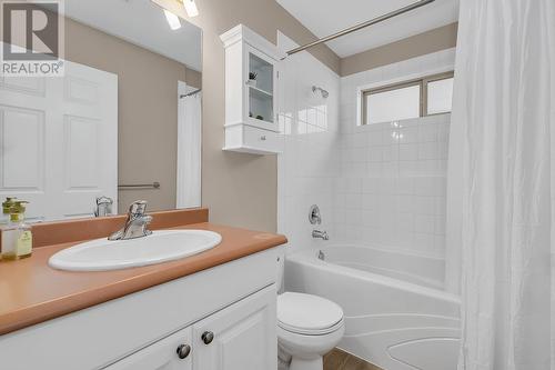 5199 Cobble Crescent, Kelowna, BC - Indoor Photo Showing Bathroom