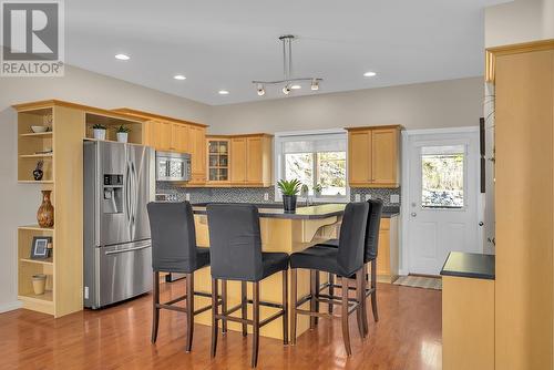 5199 Cobble Crescent, Kelowna, BC - Indoor Photo Showing Dining Room