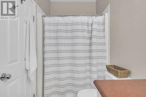 5199 Cobble Crescent, Kelowna, BC - Indoor Photo Showing Bathroom