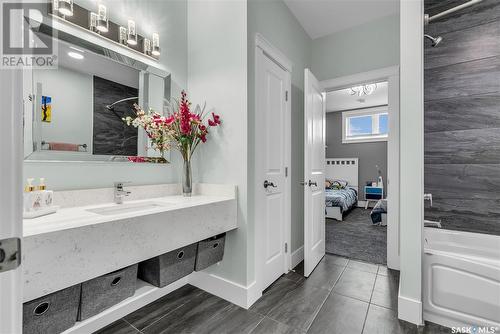 104 Aspen Way, Aberdeen Rm No. 373, SK - Indoor Photo Showing Bathroom