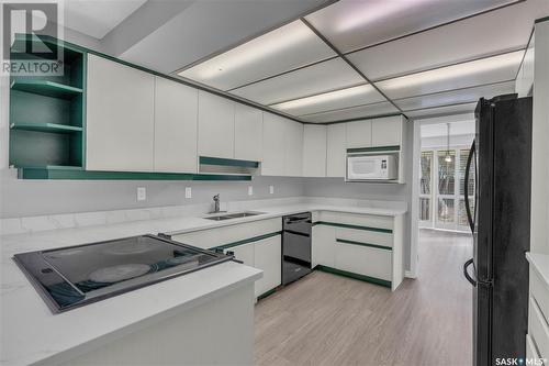 1024 Gryphons Walk, Regina, SK - Indoor Photo Showing Kitchen