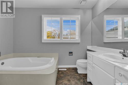 1024 Gryphons Walk, Regina, SK - Indoor Photo Showing Bathroom