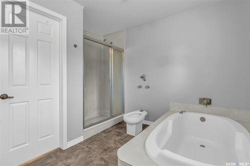 1024 Gryphons Walk, Regina, SK - Indoor Photo Showing Bathroom