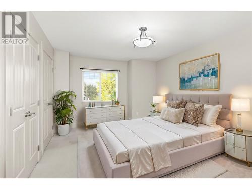 600 Sherwood Road Unit# 13, Kelowna, BC - Indoor Photo Showing Bedroom