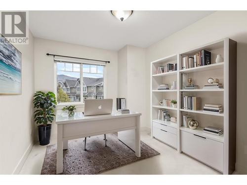 600 Sherwood Road Unit# 13, Kelowna, BC - Indoor Photo Showing Office