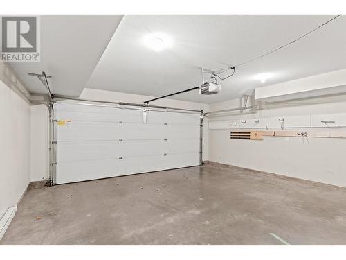 600 Sherwood Road Unit# 13, Kelowna, BC - Indoor Photo Showing Garage