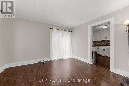 5419 Maple Street, Niagara Falls, ON - Indoor Photo Showing Other Room