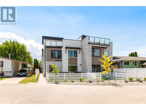 857 Kinnear Court, Kelowna, BC - Outdoor With Facade