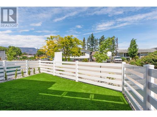 857 Kinnear Court, Kelowna, BC - Outdoor With View