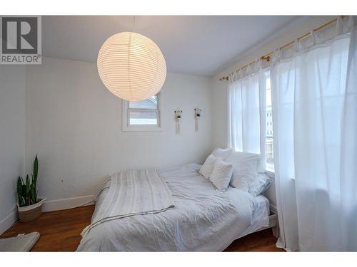 302 Scott Avenue, Penticton, BC - Indoor Photo Showing Bedroom