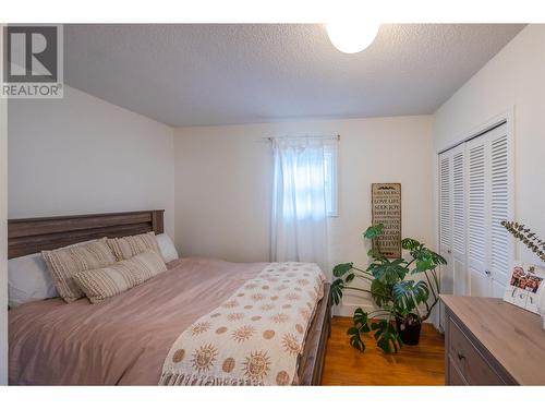 302 Scott Avenue, Penticton, BC - Indoor Photo Showing Bedroom