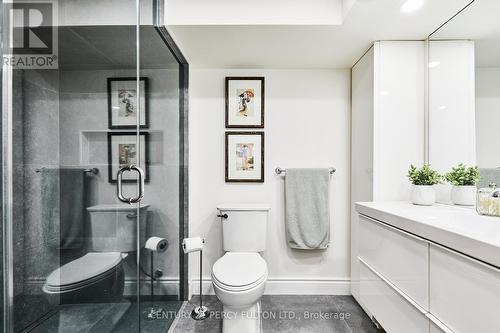 31 Windsor Drive, Ajax, ON - Indoor Photo Showing Bathroom