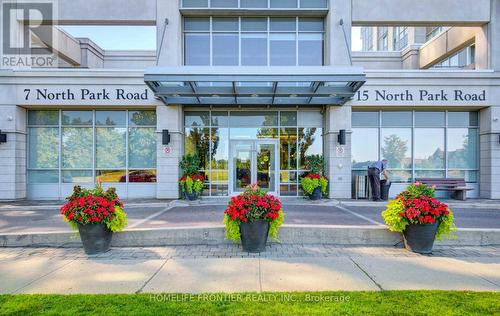 1514 - 15 North Park Road, Vaughan, ON - Outdoor