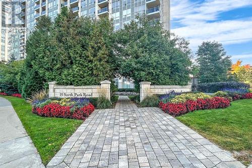 1514 - 15 North Park Road, Vaughan, ON - Outdoor