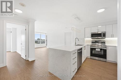 1514 - 15 North Park Road, Vaughan, ON - Indoor Photo Showing Kitchen