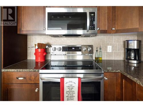 3843 Brown Road Unit# 2303, West Kelowna, BC - Indoor Photo Showing Kitchen